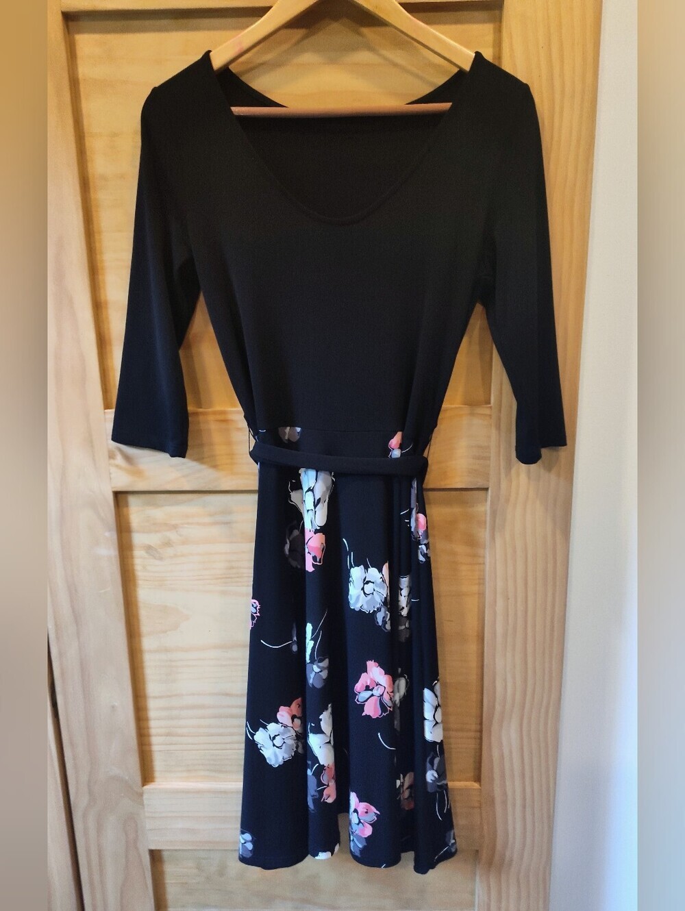 Leota Black Floral 3/4 Sleeve Romantic Parisian Chic Midi Dress | Made In USA |M - Picture 2 of 6